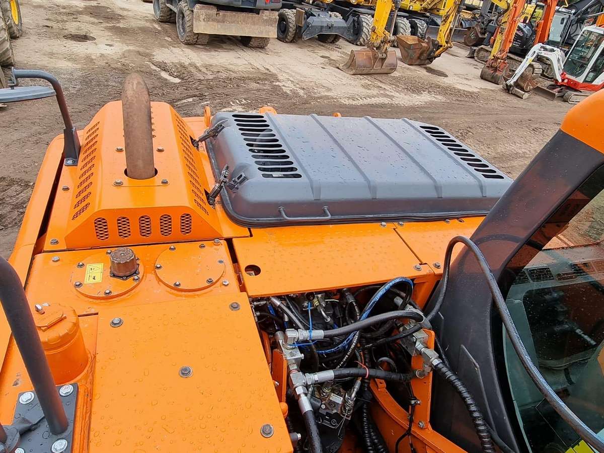 Doosan Doosan DX140LC-3, excavator