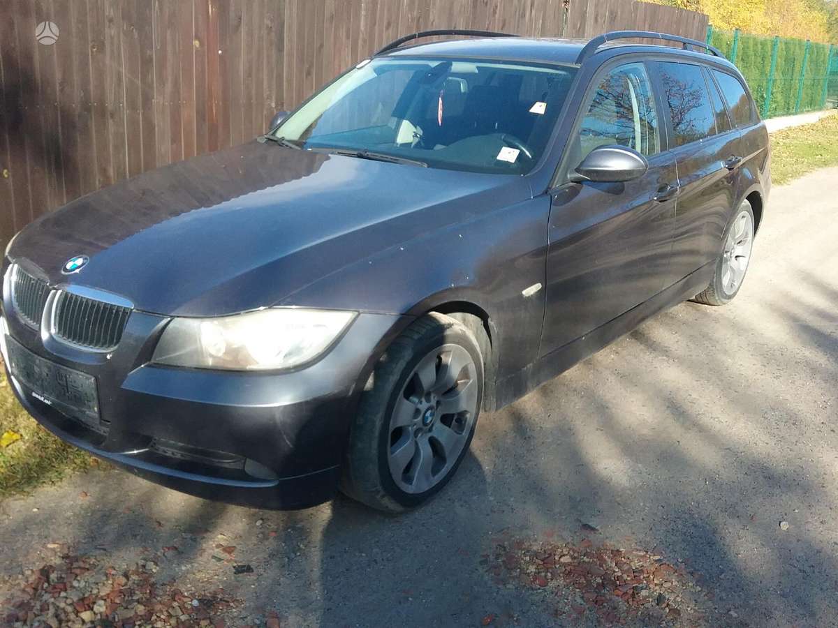 BMW 320 Dalimis