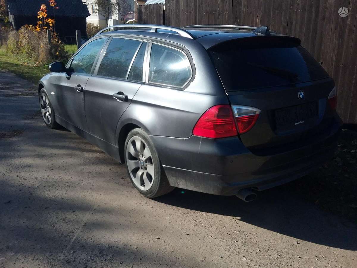 BMW 320 Dalimis