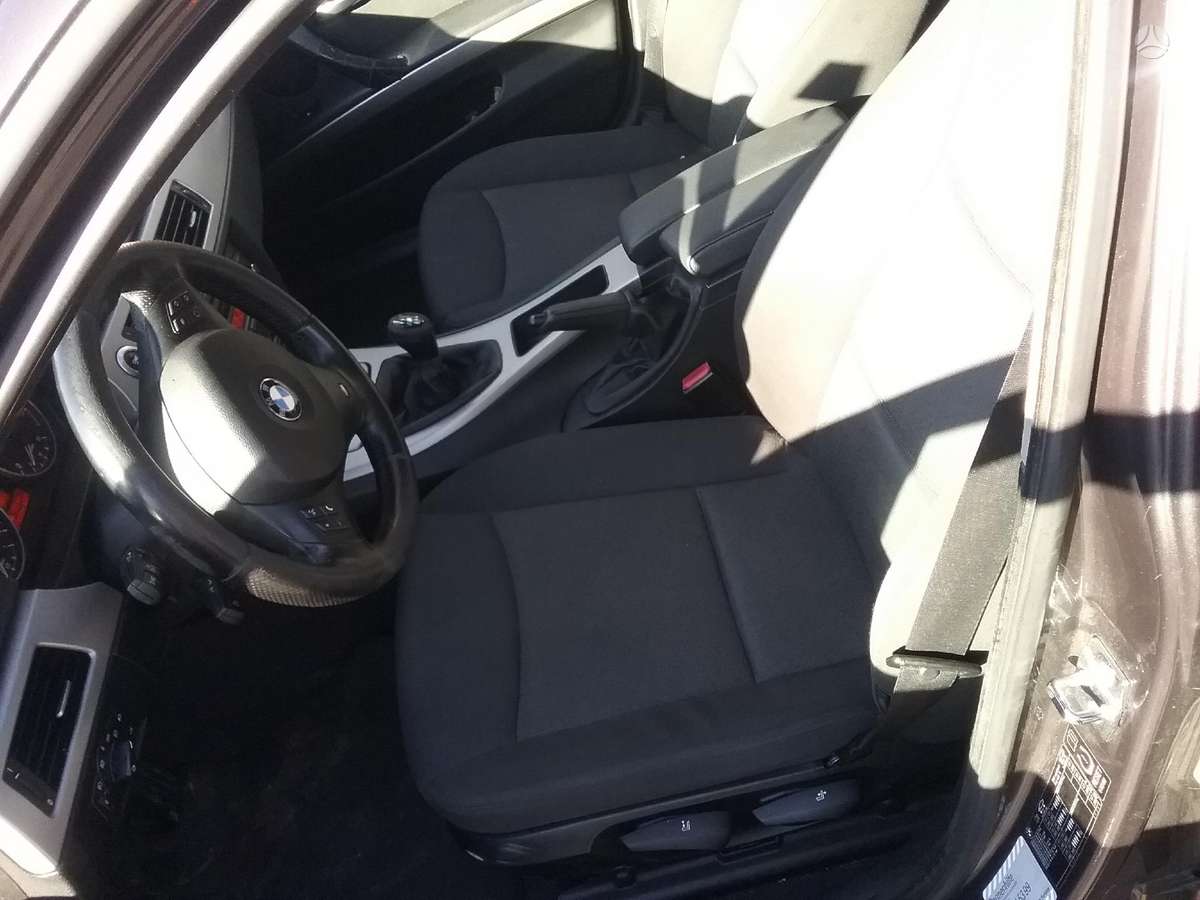 BMW 320 Dalimis