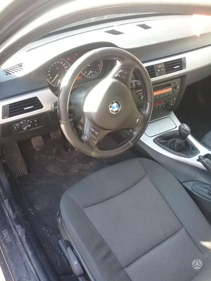 BMW 320 Dalimis