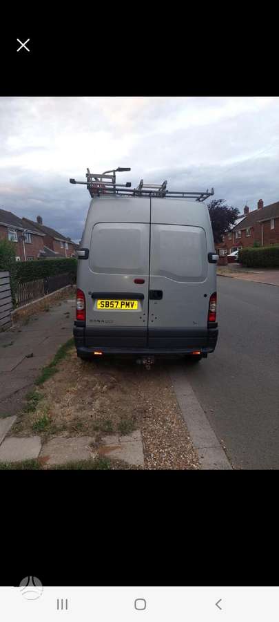 Renault Master dalimis. Dalys