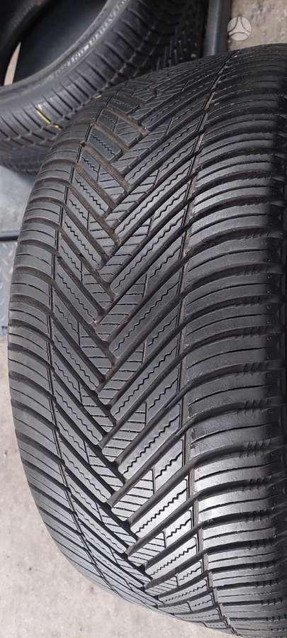 Hankook, vissezonas 255/40 R19