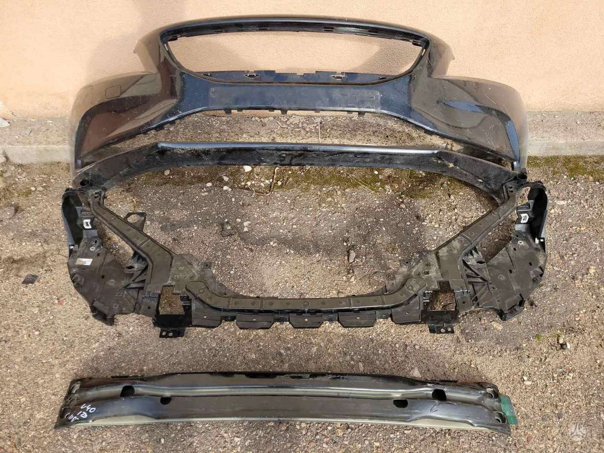 Volvo V40 body parts