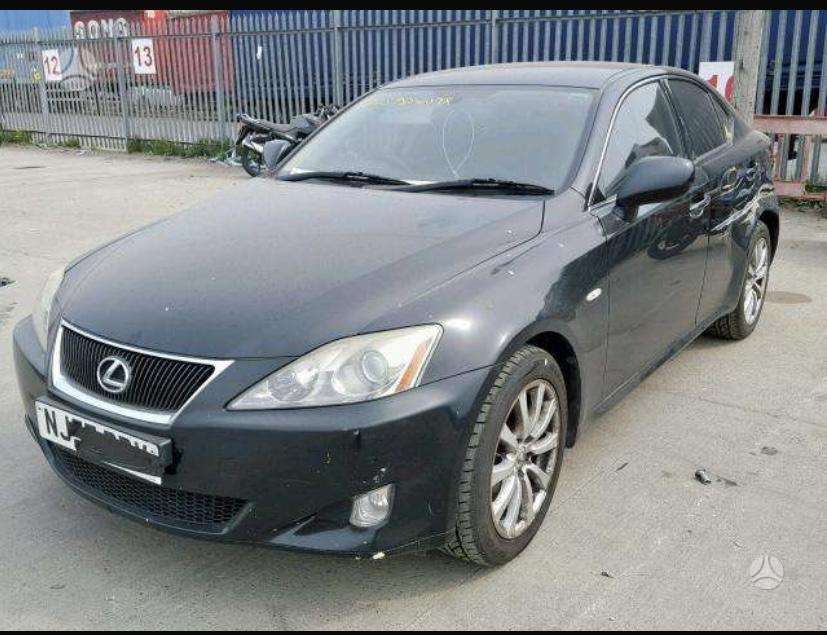 Lexus IS 220