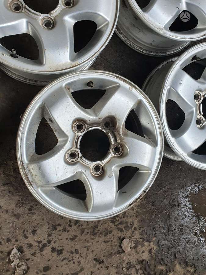 Suzuki, lengvojo lydinio, R15