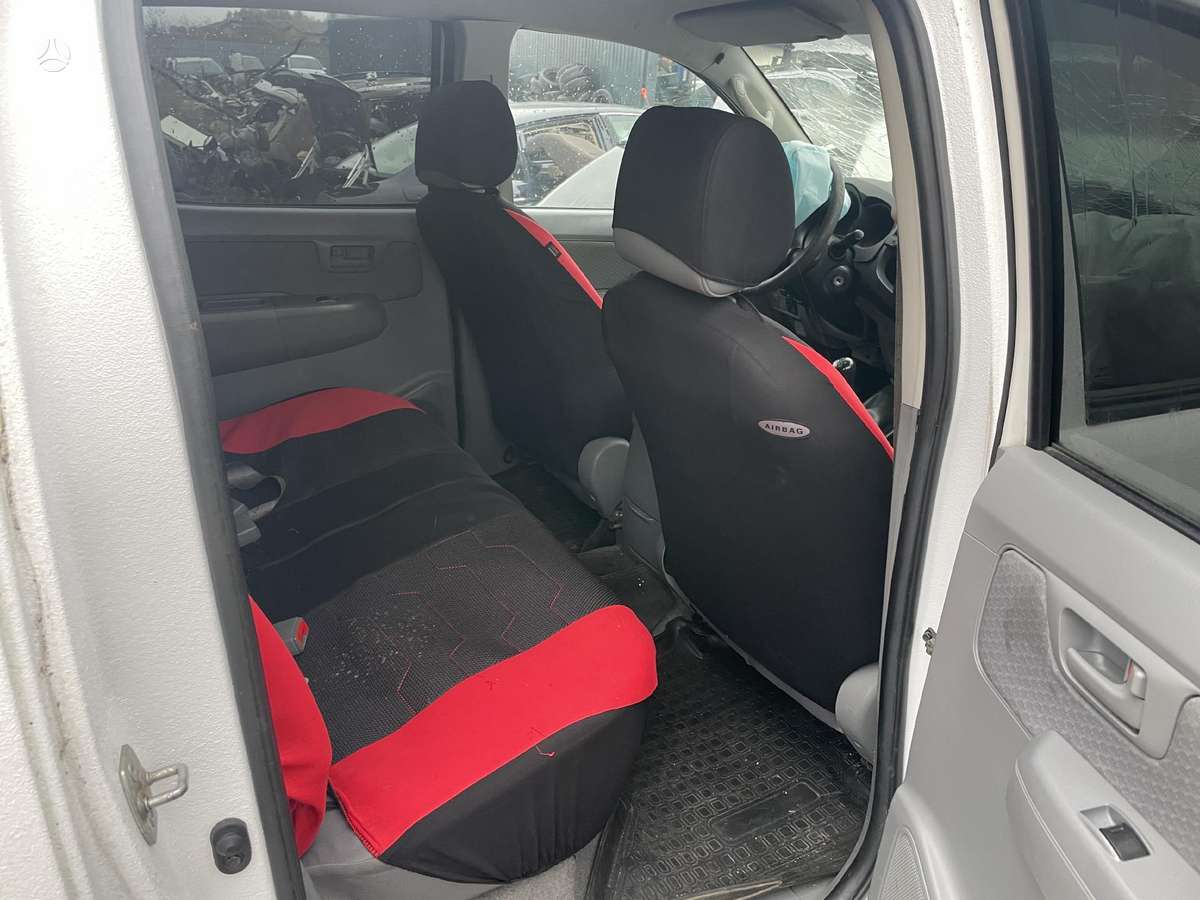 Toyota Hilux dalimis