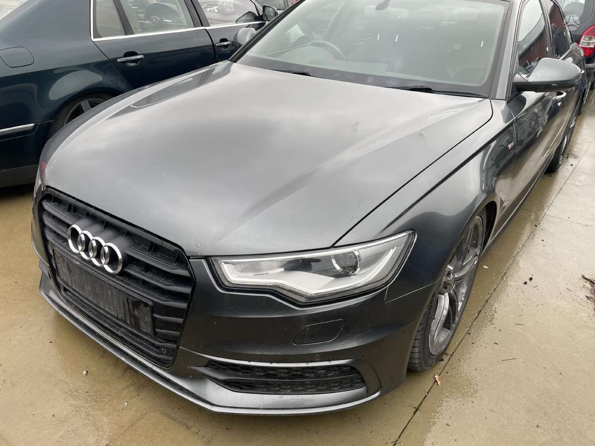 Audi A6 dalimis. S line