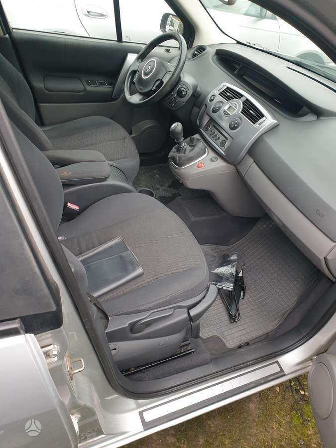 Renault Scenic for parts