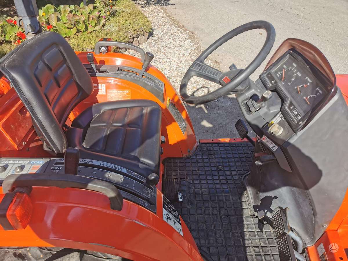 Kubota GT3, tractors