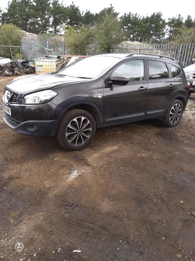 Nissan Qashqai+2 dalimis