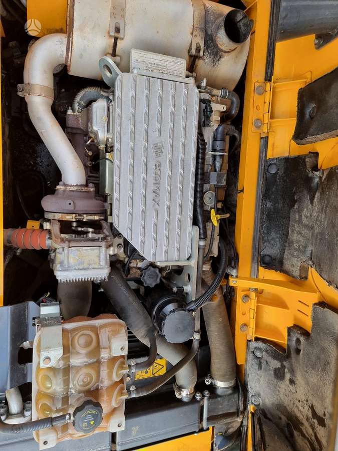 JCB JCB JS130LC +PLUS T4, excavator