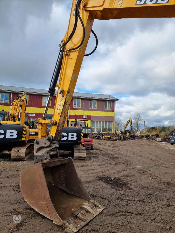 JCB JCB JS130LC +PLUS T4, экскаваторы