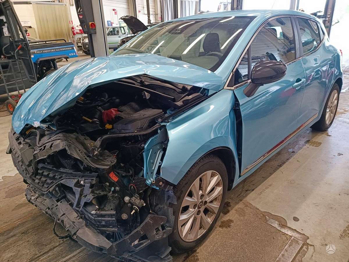 Renault Clio for parts