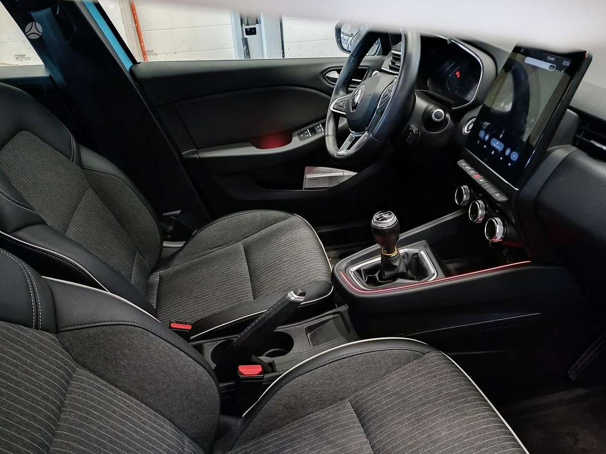 Renault Clio dalimis