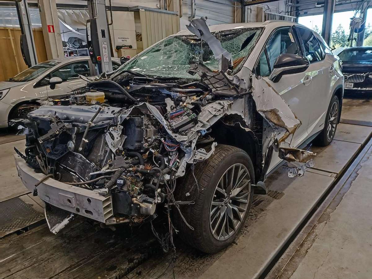 Lexus RX 450h dalimis