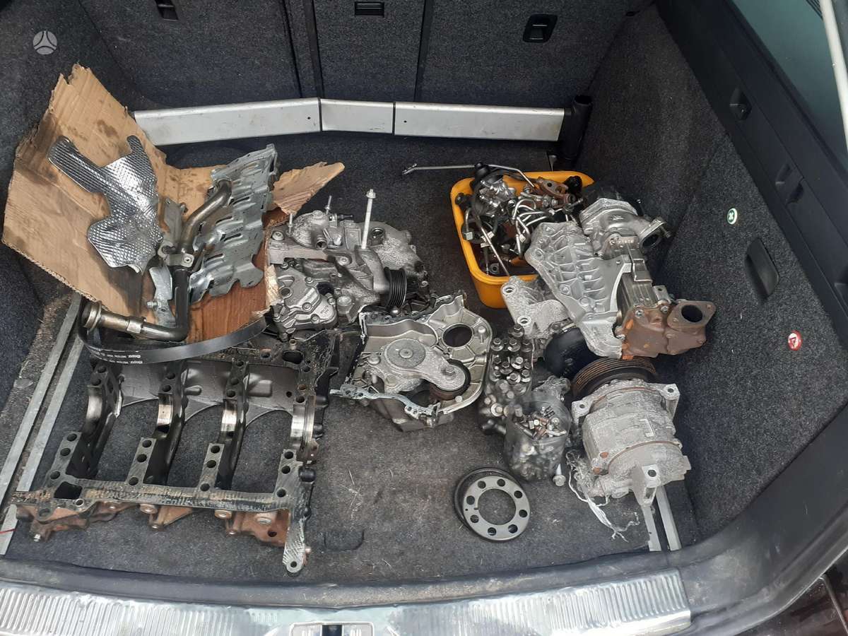 Jeep Grand Cherokee детали двигателя