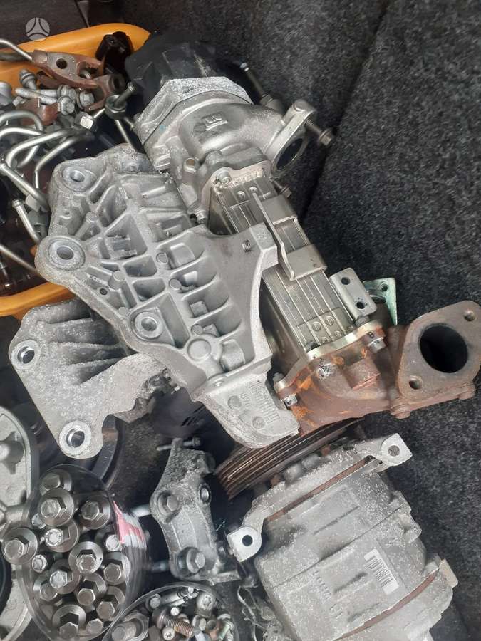 Jeep Grand Cherokee engine parts