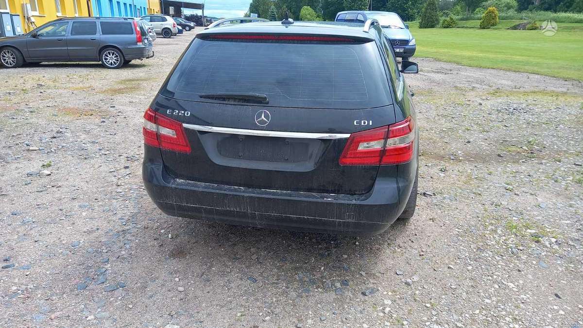 Mercedes-Benz E220