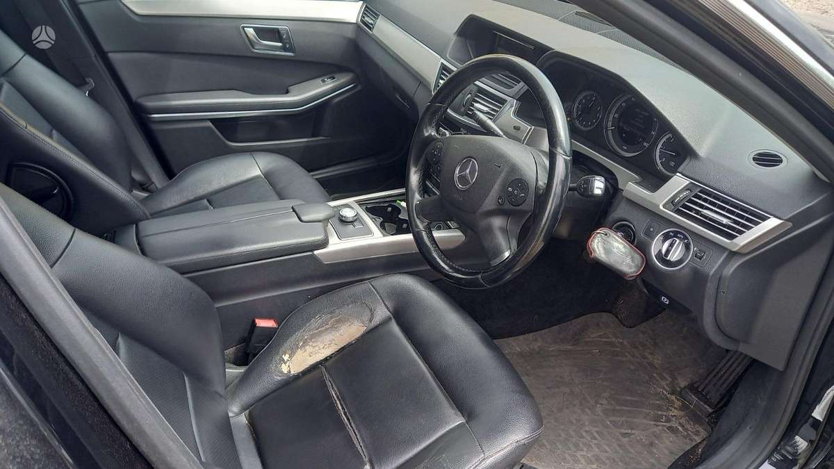 Mercedes-Benz E220