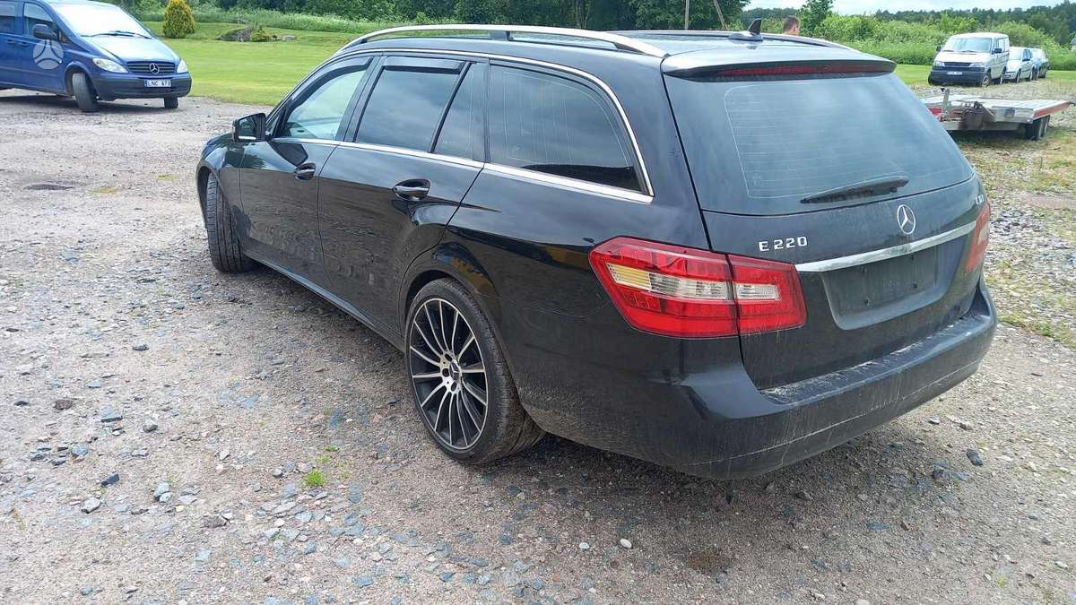 Mercedes-Benz E220
