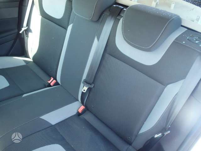 Ford Focus dalimis