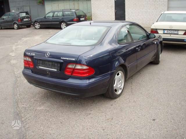 Mercedes-Benz CLK230 dalimis