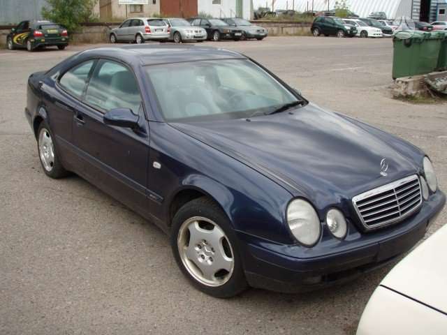 Mercedes-Benz CLK230 dalimis