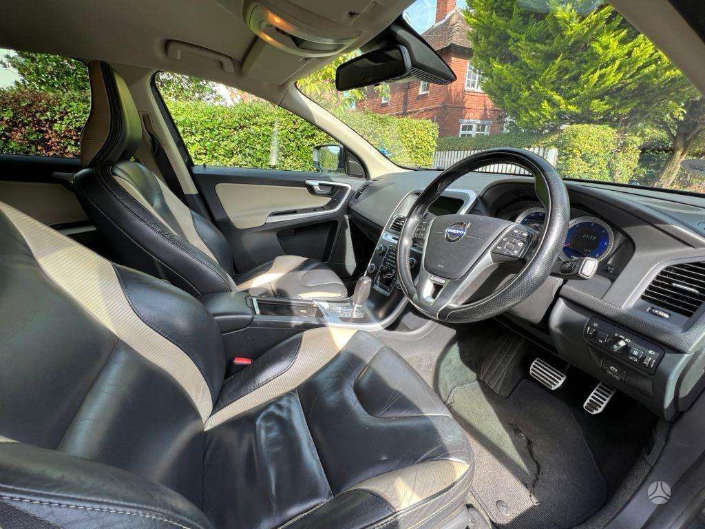 Volvo XC60 2022 10 28