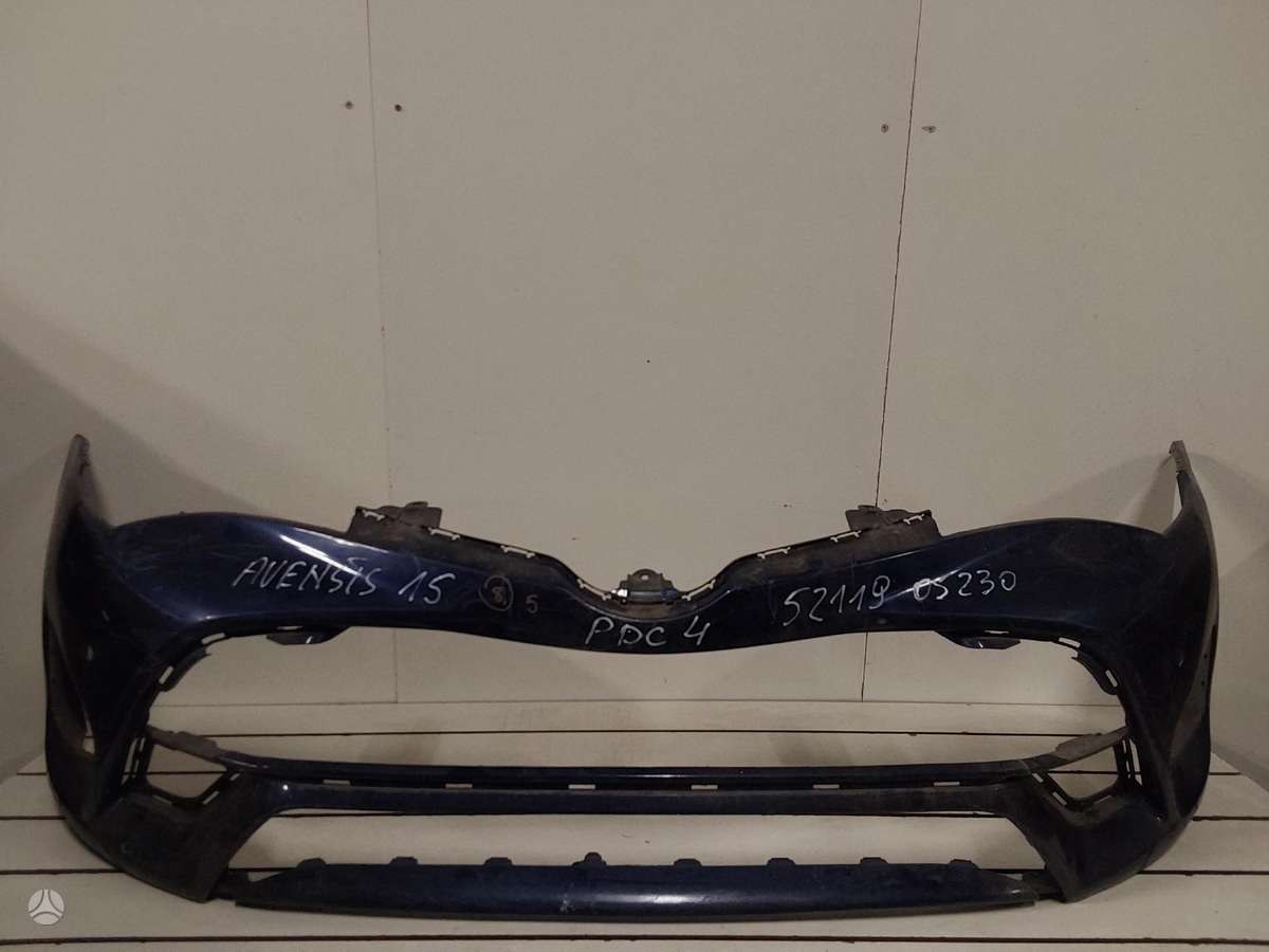 Toyota Avensis for parts
