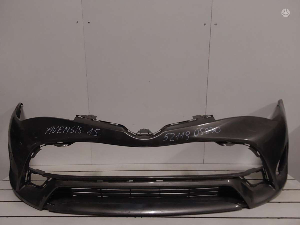 Toyota Avensis for parts