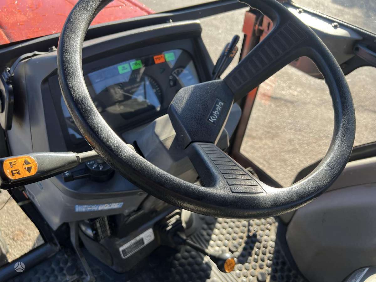 Kubota GL320, traktoriai
