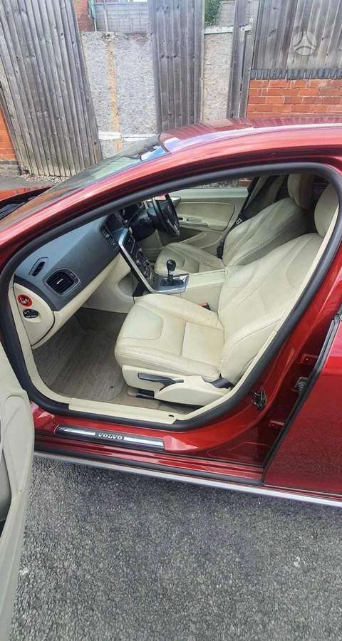 Volvo S60 Spalva 704 46
