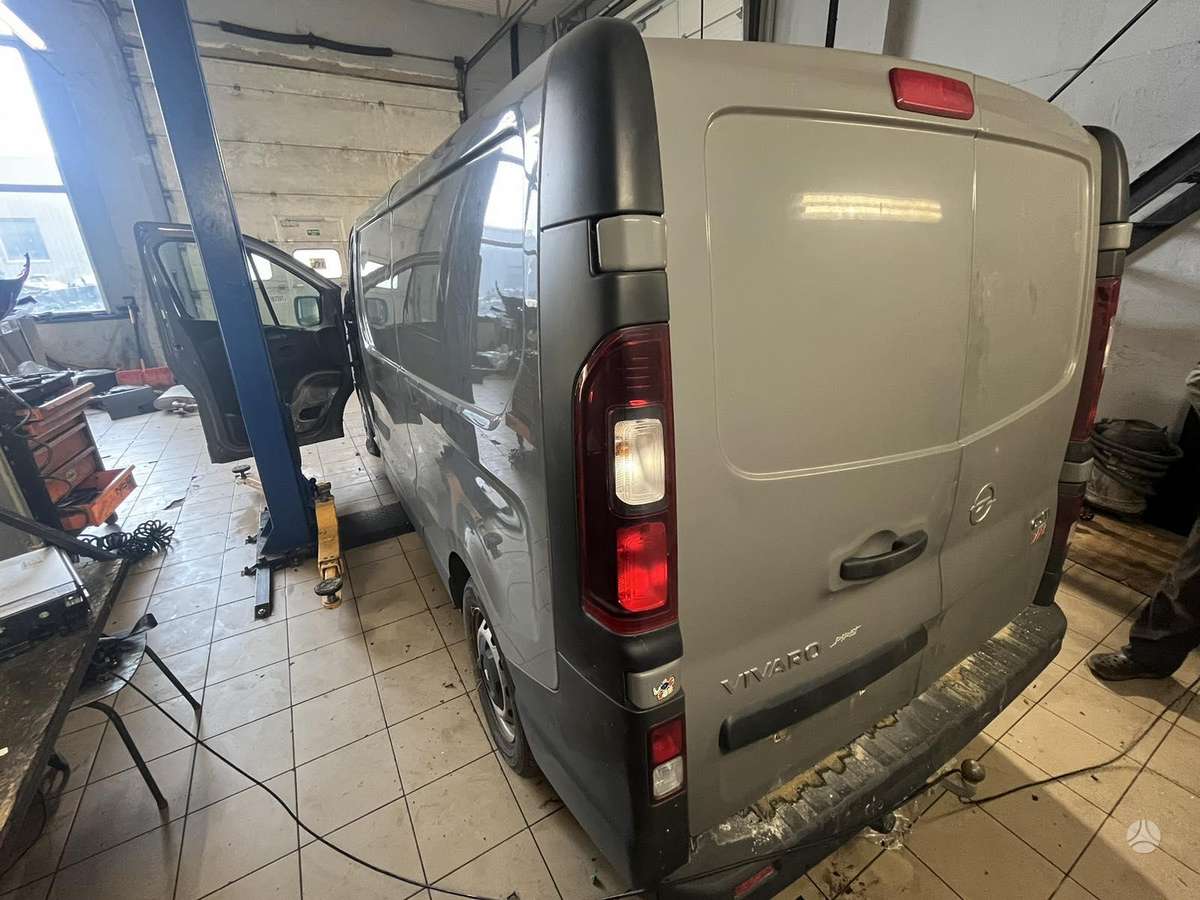Opel VIVARO, passenger vans