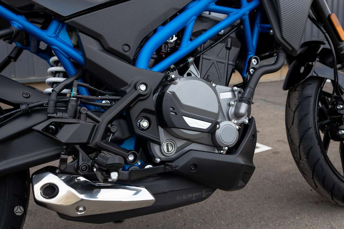 CFMOTO 300NK 293cc, street / classic