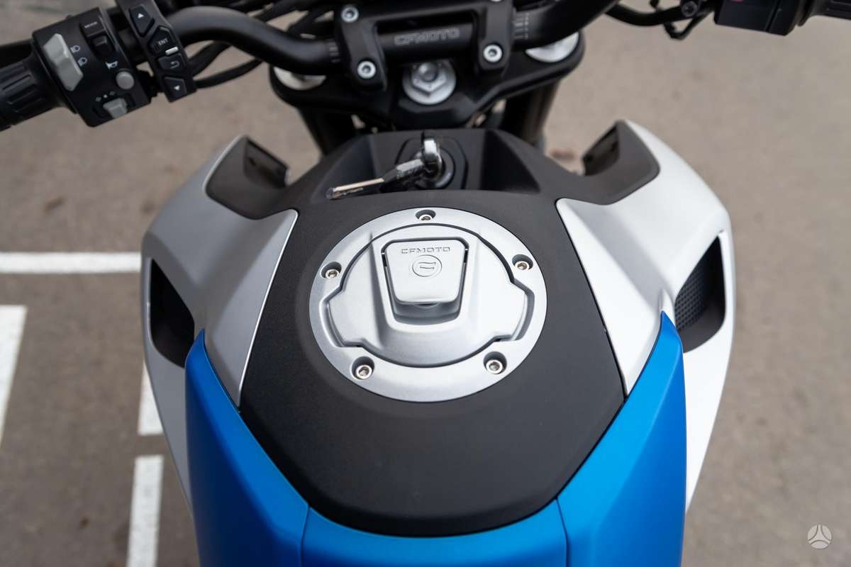 CFMOTO 300NK 293cc, street / classic