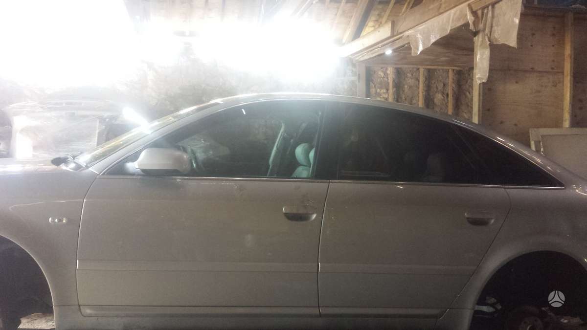 Audi A6 Masina dalimis oda