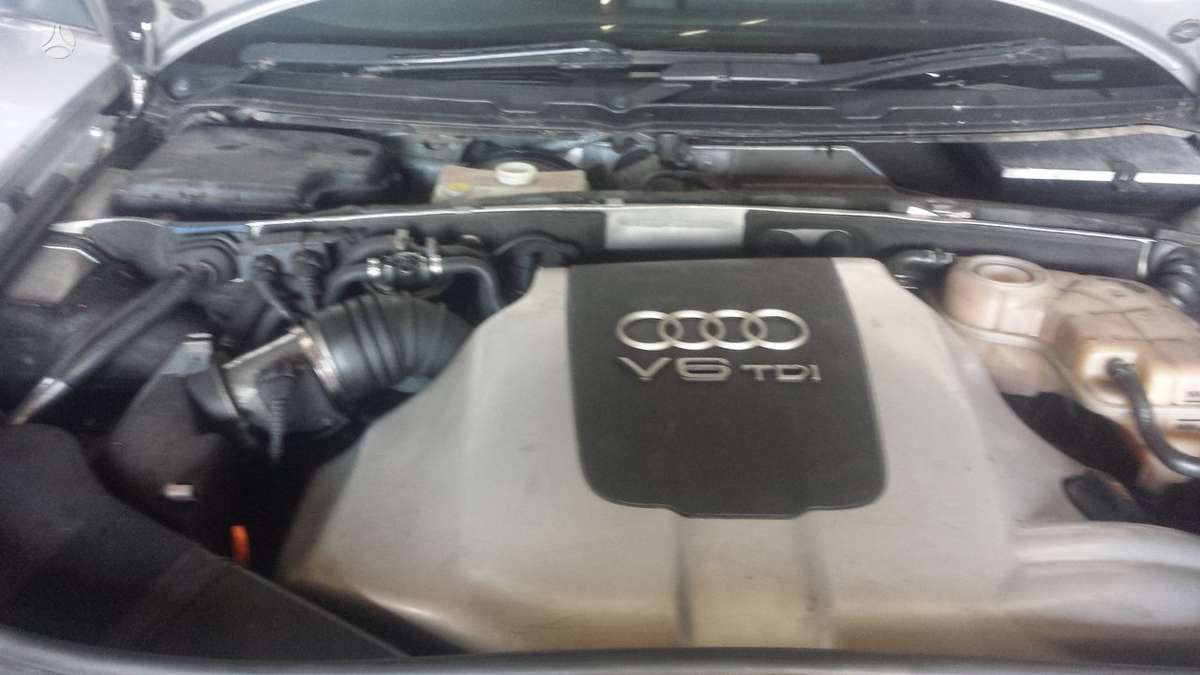 Audi A6 Masina dalimis oda