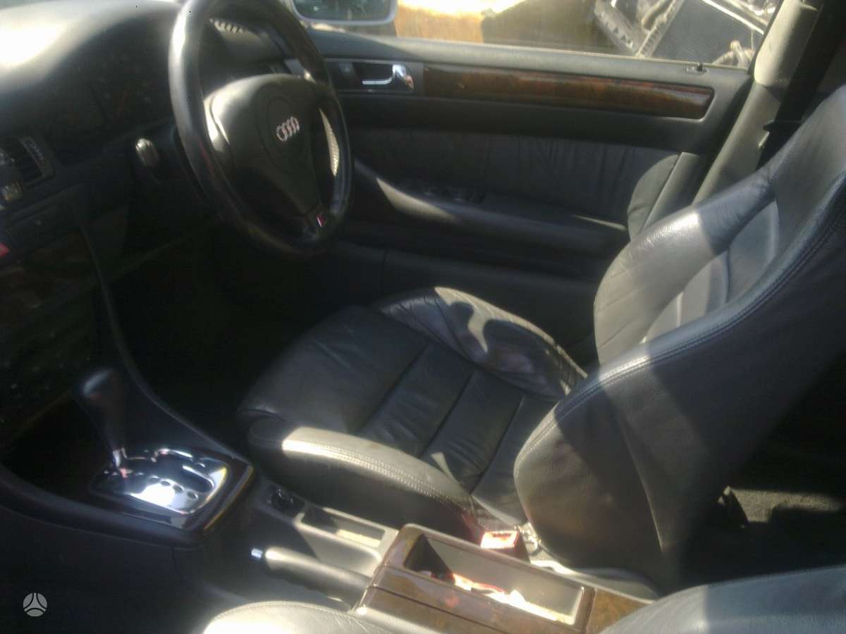 Audi A6 Masina dalimis oda