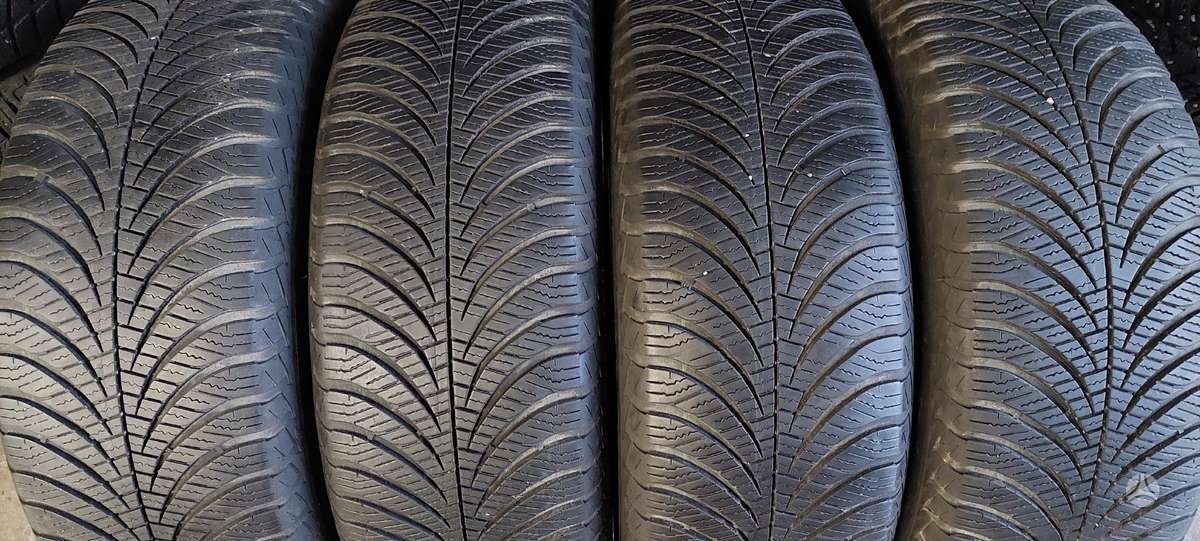 Goodyear, universalios 215/60 R17