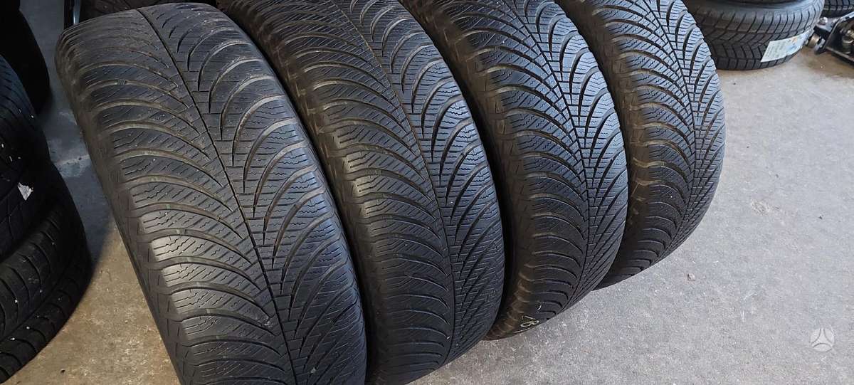 Goodyear, всесезонные 215/60 R17
