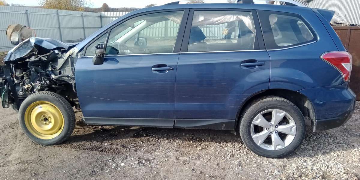 Subaru Forester dalimis. Yra kitu spalvu mus rasite https maps app goo gl