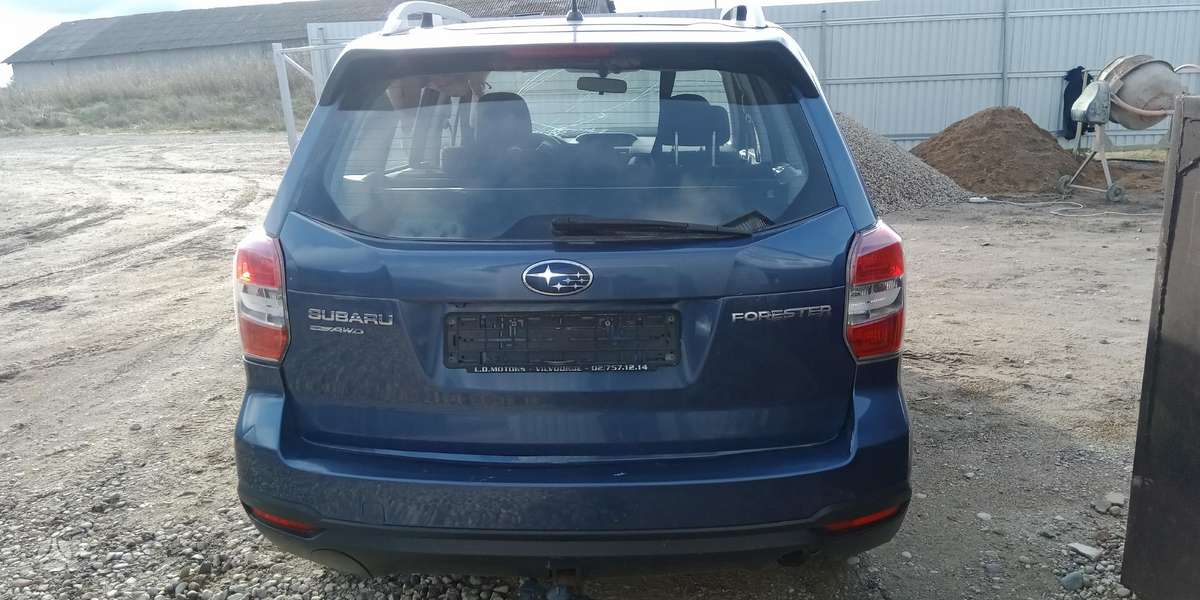 Subaru Forester dalimis. Yra kitu spalvu mus rasite https maps app goo gl