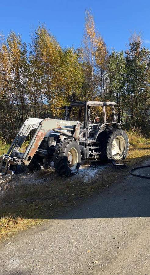 New Holland TS115 DALIMIS, traktoriai