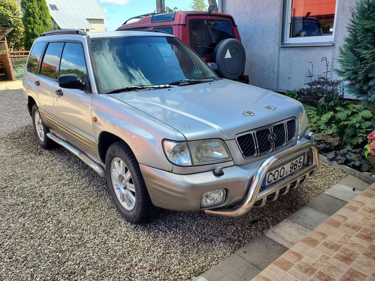 Subaru Forester, 2.0 l., off-road / crossover
