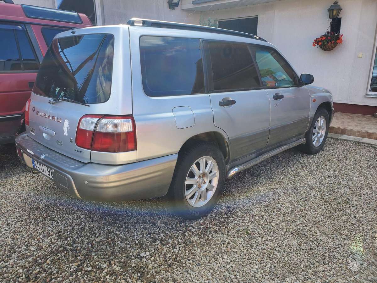 Subaru Forester, 2.0 l., off-road / crossover