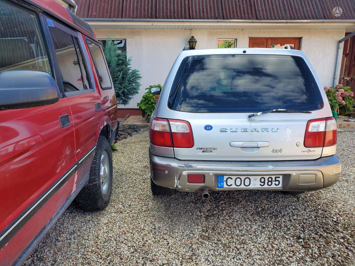 Subaru Forester, 2.0 l., off-road / crossover