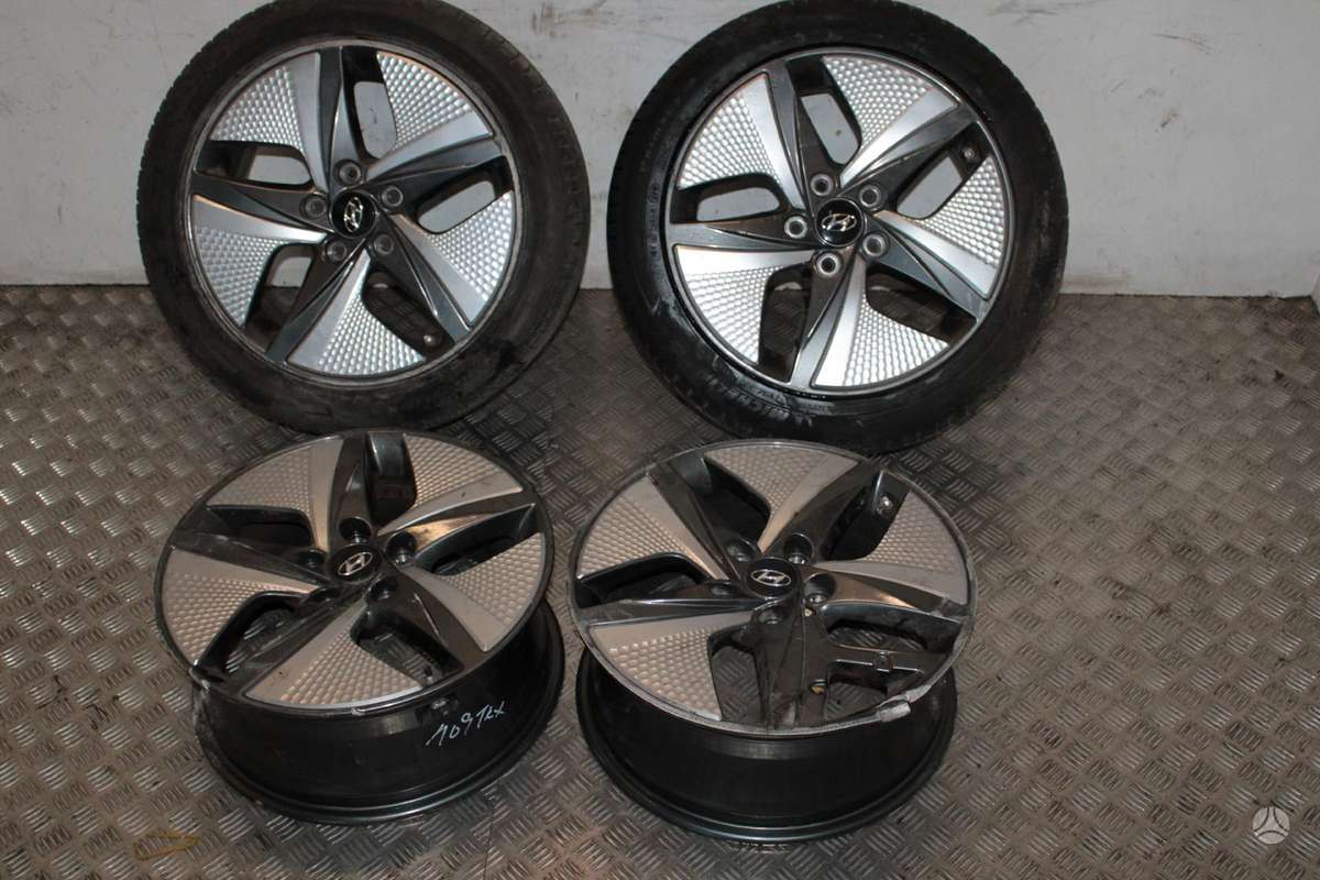 Hyundai Ioniq, light alloy, R17