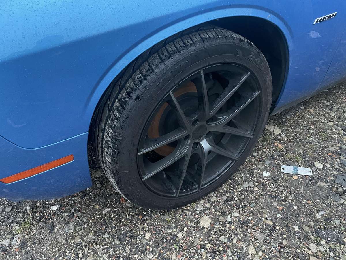 Dodge Challenger по частям