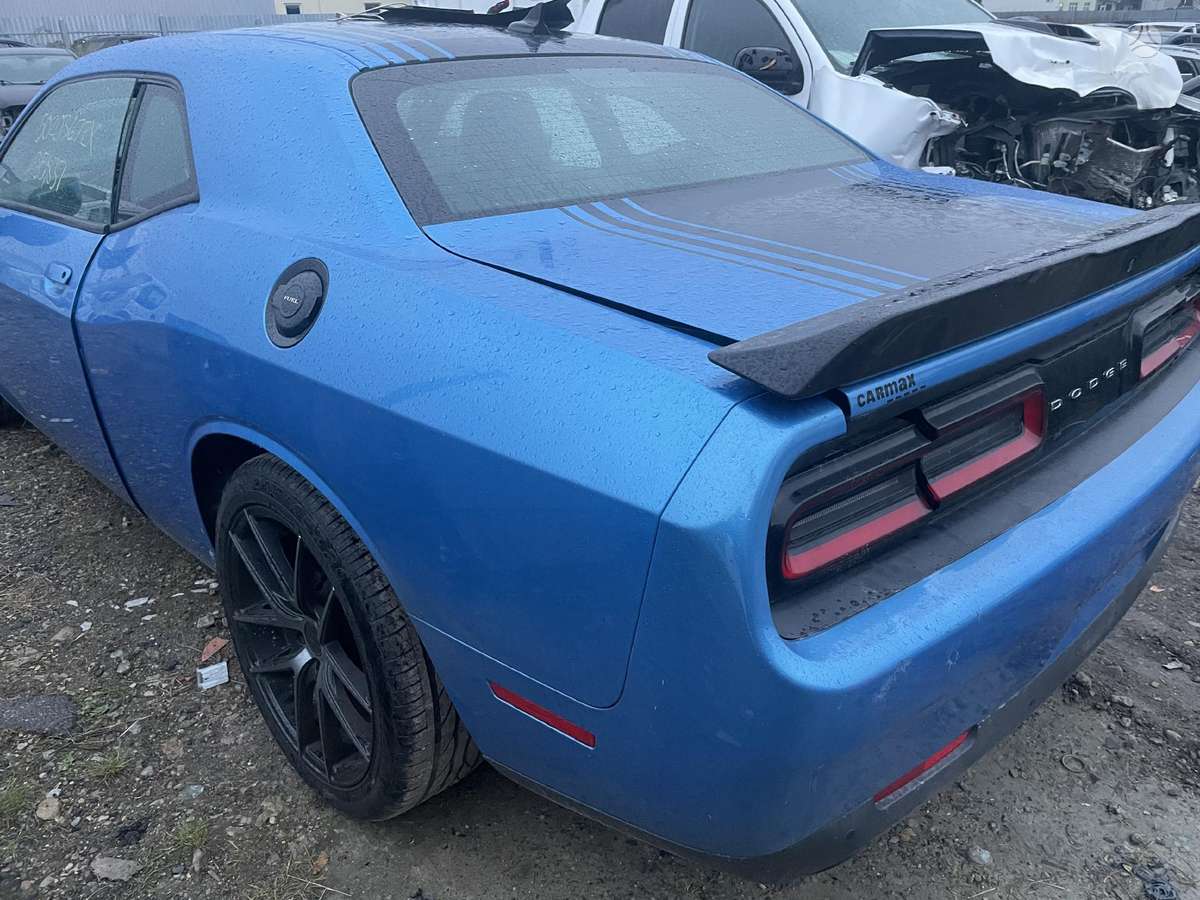 Dodge Challenger dalimis